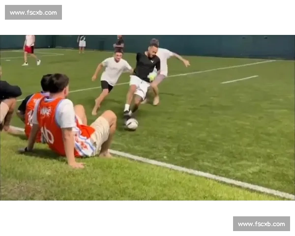 双门将同问 “何时进球”?这记绝杀藏着足球最野的惊喜 双门将同问 “何时进球”?这记绝杀藏着足球最野的惊喜